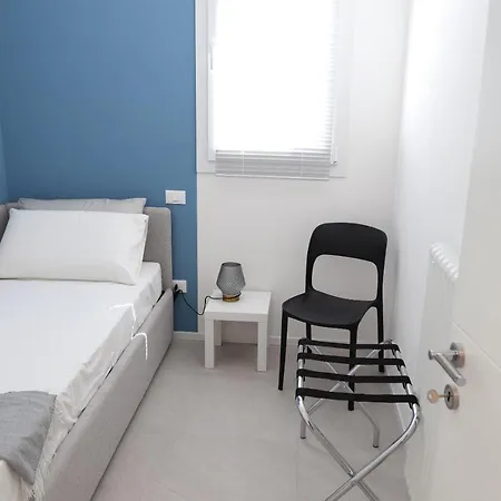 Tre Leoni Apartment